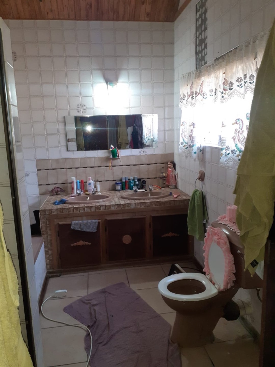 4 Bedroom Property for Sale in Bloemhof North West
